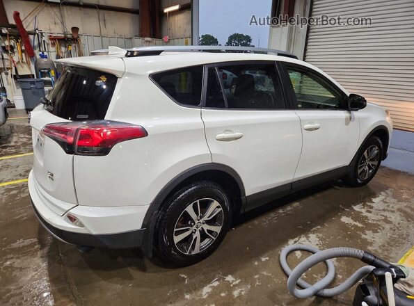 JTMRFREVXHD208986 2017 TOYOTA RAV4 White 