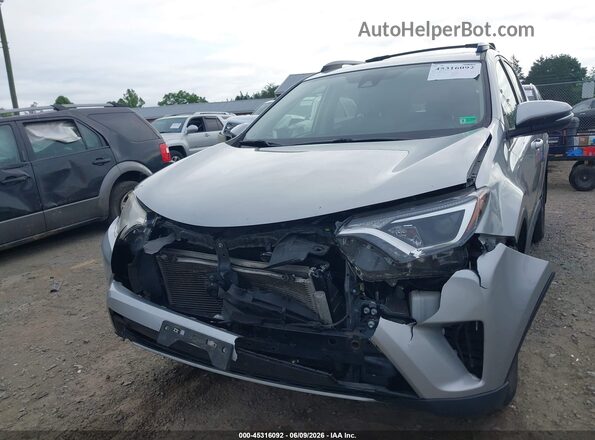 JTMRFREVXJJ227108 2018 TOYOTA RAV4 Silver Вид спереду