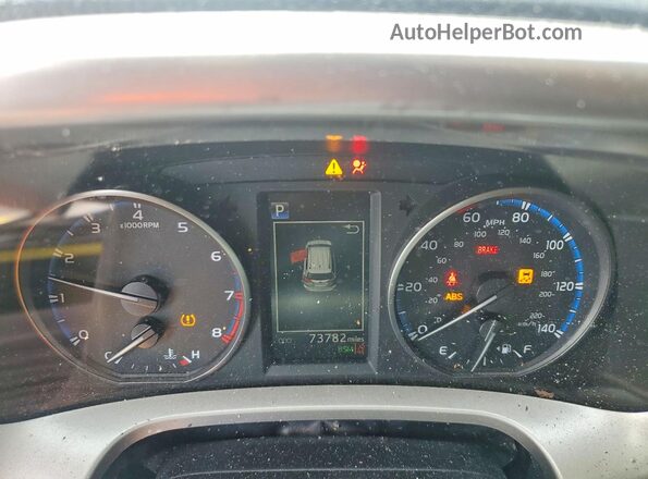 JTMRFREVXJJ746238 2018 TOYOTA RAV4 White ხელსაწყოთა პანელის ხედი