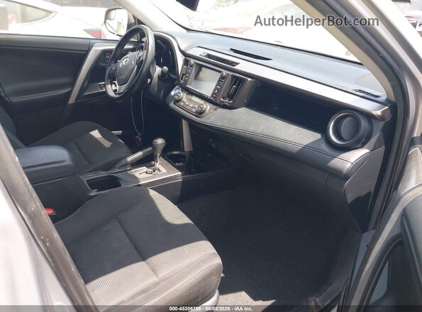 JTMRJREV3JD225133 2018 TOYOTA RAV4 HYBRID Серебряный Вид салона спереди