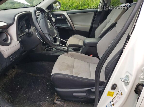 JTMRJREV4JD243351 2018 TOYOTA RAV4 White წინა სალონის ხედი
