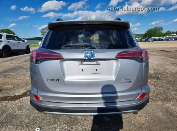 JTMRJREV7JD171500 2018 TOYOTA RAV4 Silver Հետևի տեսք