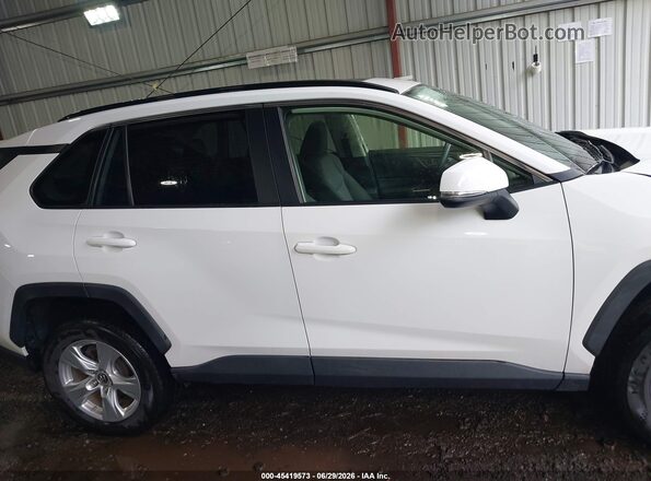 JTMW1RFV4KJ014379 2019 TOYOTA RAV4 White Вид задньої частини салону