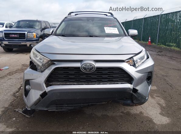 JTMW1RFV7KJ001710 2019 TOYOTA RAV4 Silver Widok z przodu