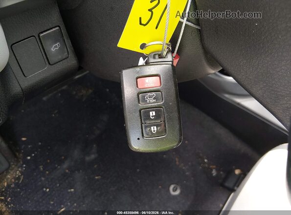 JTMWFREV0JJ160327 2018 TOYOTA RAV4 Silver Вид панелі приладів