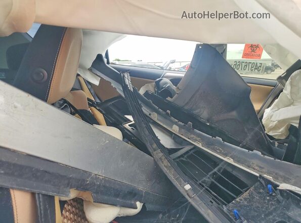 JTMWFREV3HJ715085 2017 TOYOTA RAV4 White Вид задніх сидінь
