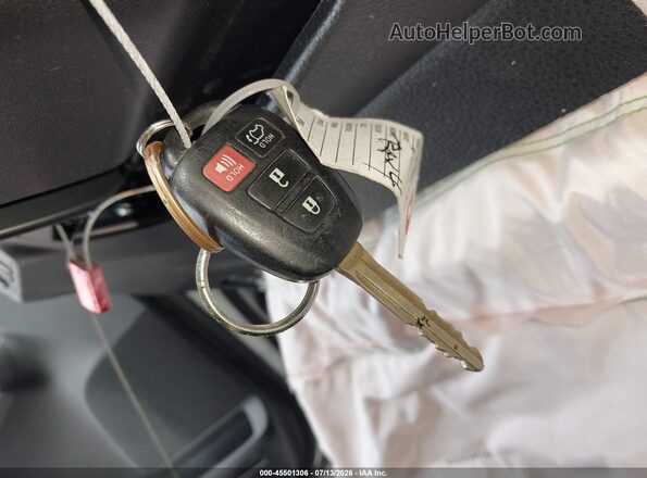 JTMWFREV6HJ104029 2017 TOYOTA RAV4 White წინა პანელის ხედი
