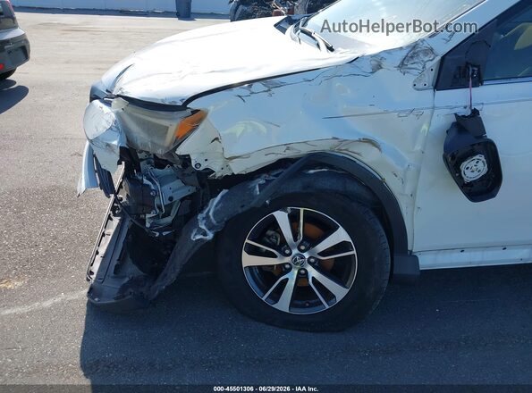 JTMWFREV6HJ104029 2017 TOYOTA RAV4 White 