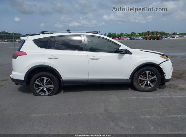 JTMWFREV6HJ104029 2017 TOYOTA RAV4 White უკანა სალონის ხედი