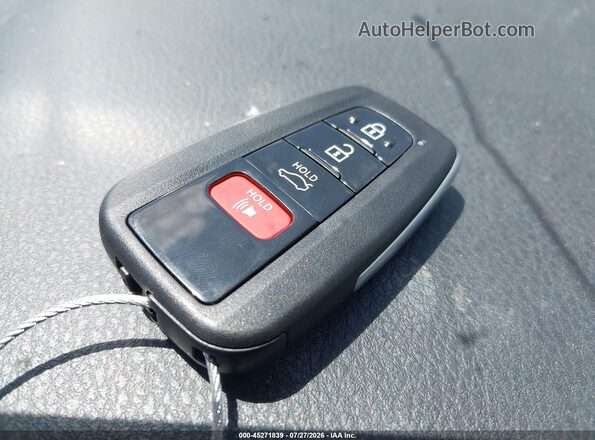 JTMWFREV6HJ149102 2017 TOYOTA RAV4 Gray Dashboard view