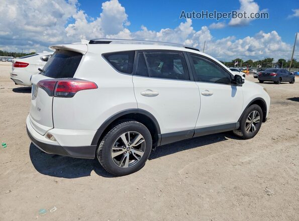 JTMWFREV6JD133292 2018 TOYOTA RAV4 White 