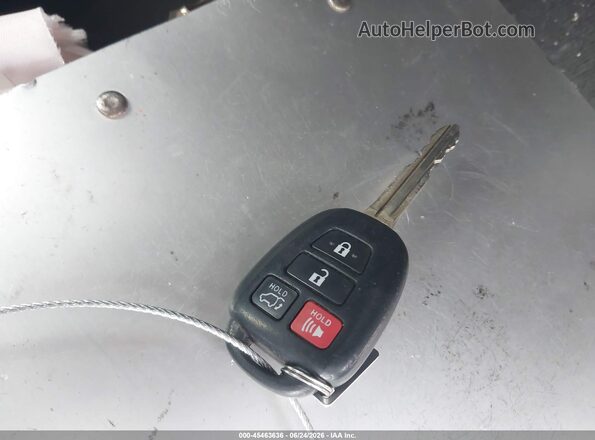 JTMWFREV7HJ121115 2017 TOYOTA RAV4 Red Vista del salpicadero