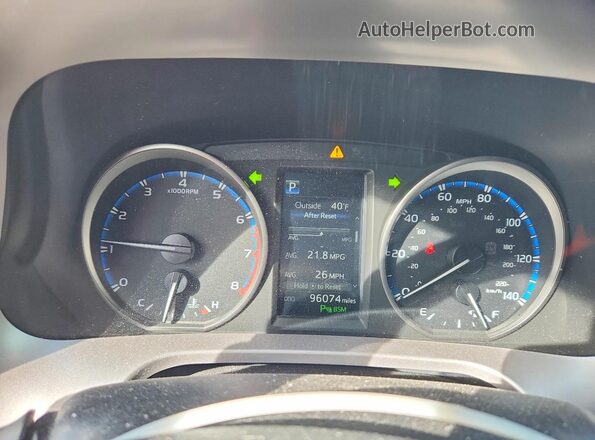 JTMWFREV7JD126299 2018 TOYOTA RAV4 Silver Սարքավորումների վահանակի տեսք