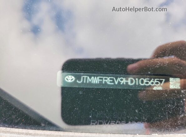 JTMWFREV9HD105657 2017 TOYOTA RAV4 White Շարժիչի բաժամունքի տեսք