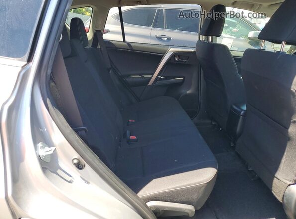 JTMWFREV9JJ208634 2018 TOYOTA RAV4 Silver Սալոնի հետևի տեսք