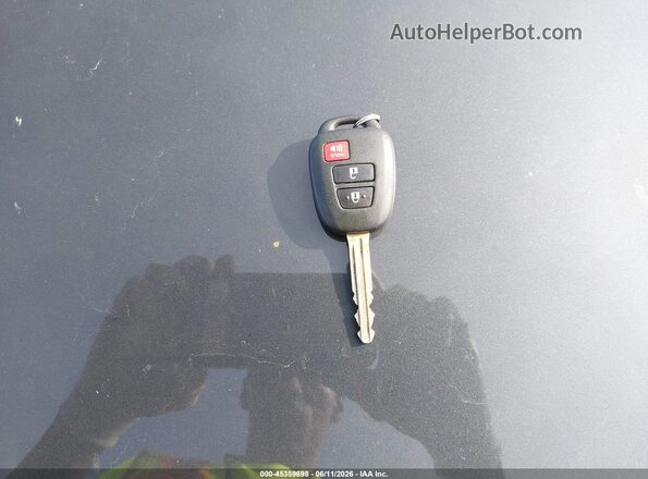 JTMZFREV0HJ709709 2017 TOYOTA RAV4 Белый Вид панели приборов