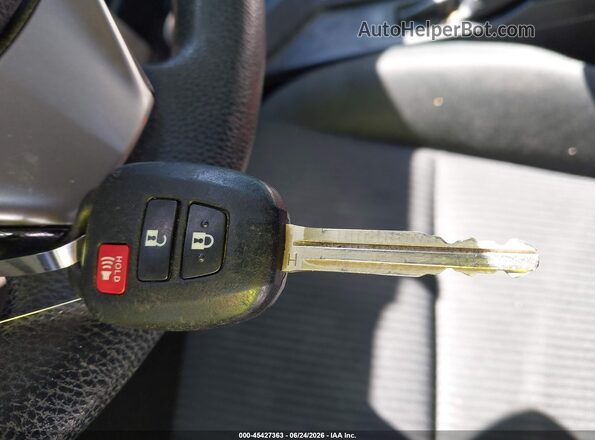 JTMZFREV0JJ747298 2018 TOYOTA RAV4 Белый Вид панели приборов
