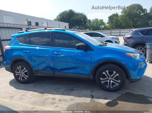 JTMZFREV2HD098841 2017 TOYOTA RAV4 Blue უკანა სალონის ხედი