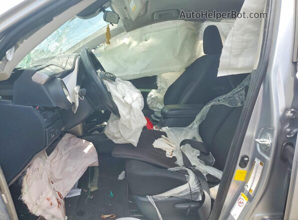JTMZFREV2JJ196162 2018 TOYOTA RAV4 Серебряный Вид салона спереди