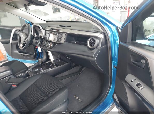 JTMZFREV3JJ178463 2018 TOYOTA RAV4 Blue Вид салону спереду