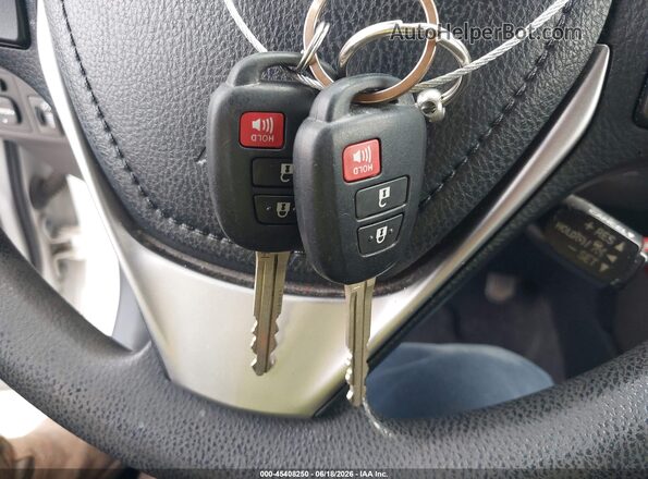 JTMZFREV3JJ211090 2018 TOYOTA RAV4 White Widok deski rozdzielczej