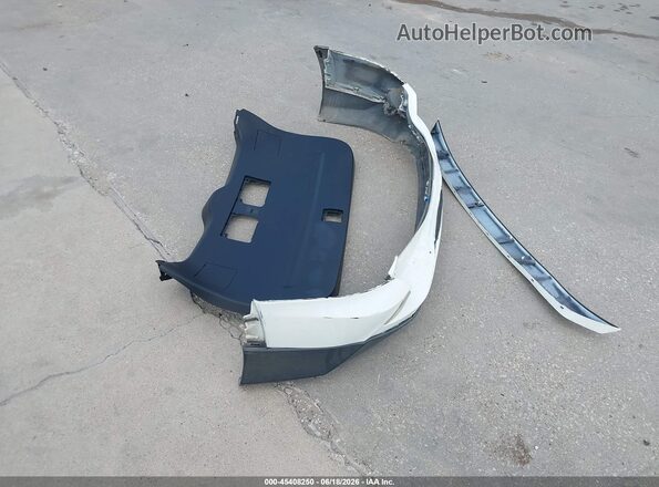 JTMZFREV3JJ211090 2018 TOYOTA RAV4 White 