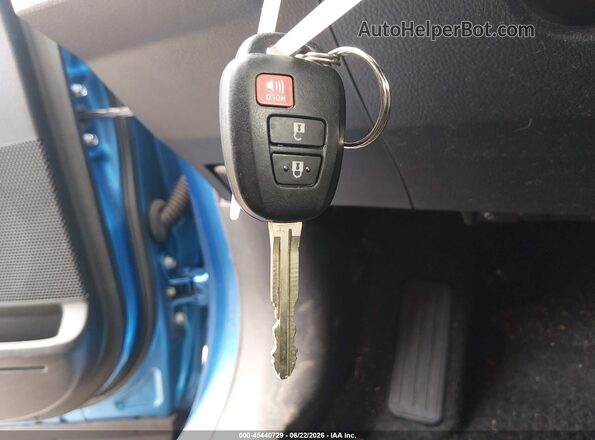 JTMZFREV5HJ700617 2017 TOYOTA RAV4 Blue Առջևի վահանակի տեսք