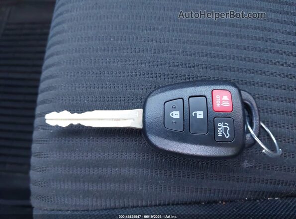 JTMZFREV6HJ123032 2017 TOYOTA RAV4 Red Առջևի վահանակի տեսք