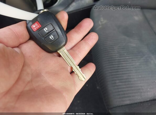 JTMZFREV6HJ709570 2017 TOYOTA RAV4 Белый Вид панели приборов
