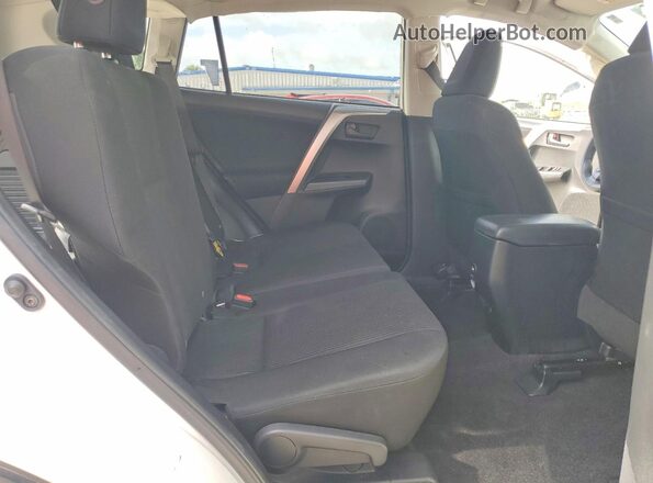 JTMZFREV7JD109970 2018 TOYOTA RAV4 White 