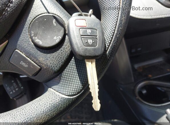 JTMZFREVXGJ096724 2016 TOYOTA RAV4 White 