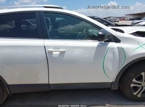 JTMZFREVXGJ096724 2016 TOYOTA RAV4 White 