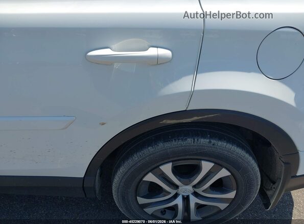 JTMZFREVXJJ745736 2018 TOYOTA RAV4 White 