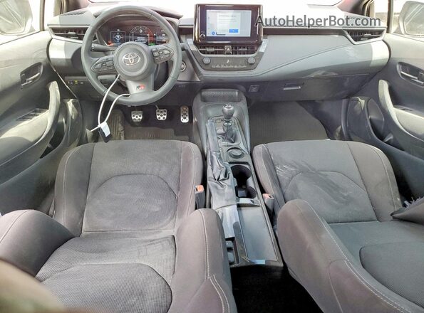 JTNABAAE9SA020674 2025 TOYOTA GR Red Vista del salpicadero