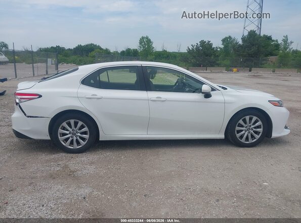 JTNB11HK5J3016370 2018 TOYOTA CAMRY White Vista interior trasera