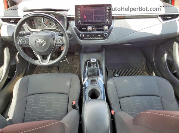JTNB4MBE1M3132262 2021 TOYOTA COROLLA Red Vista del salpicadero