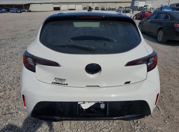 JTND4MBE5M3138834 2021 TOYOTA COROLLA White 