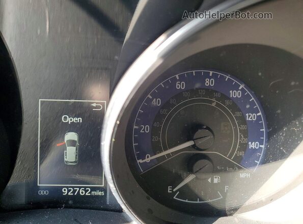 JTNKARJE5JJ553545 2018 TOYOTA COROLLA White Widok zestawu wskaźników