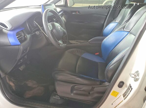 JTNKHMBX0L1075035 2020 TOYOTA C-HR Белый Вид салона спереди