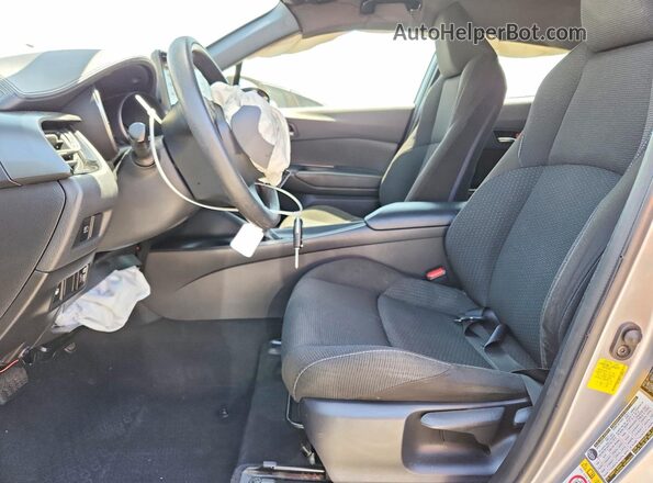 JTNKHMBX1K1046934 2019 TOYOTA C-HR Серебряный Вид салона спереди