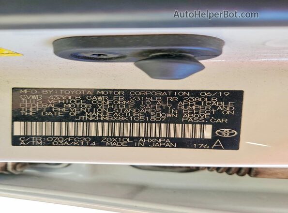 JTNKHMBX8K1051807 2019 TOYOTA C-HR White 