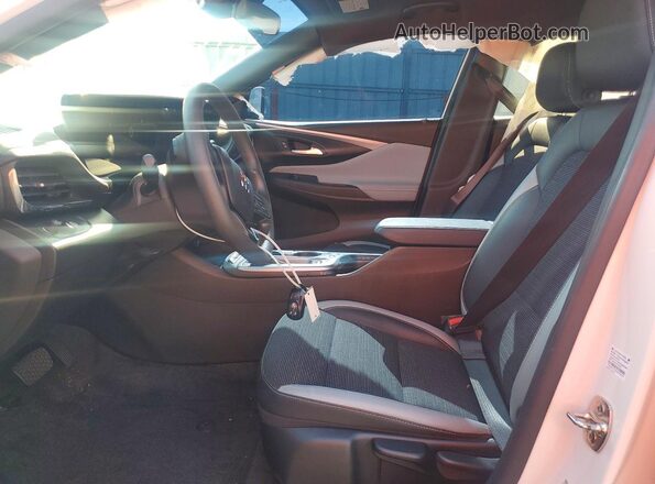 KL47LAE2XRB076584 2024 BUICK OTHER White Front interior view
