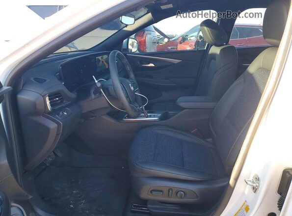 KL47LAEP2TB056235 2026 BUICK OTHER White Սալոնի դիմացի տեսք