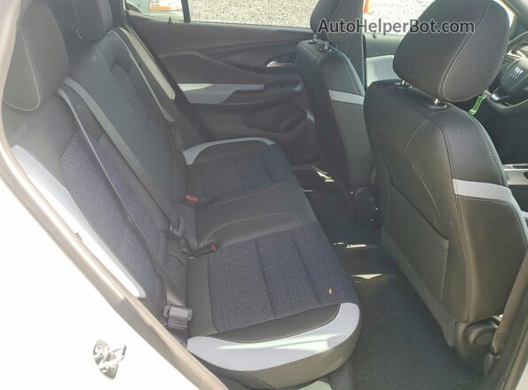 KL47LAEP5TB066614 2026 BUICK OTHER White Vista interior trasera
