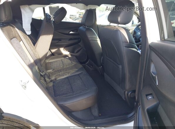 KL47LAEP9SB158050 2025 BUICK OTHER White Vista de la etiqueta del VIN