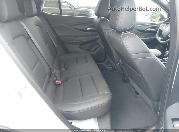 KL47LBEP3TB102550 2026 BUICK OTHER White Vista de la etiqueta del VIN
