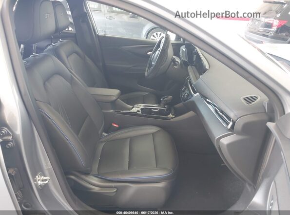 KL47LBEP5SB148394 2025 BUICK OTHER Silver Вид салону спереду