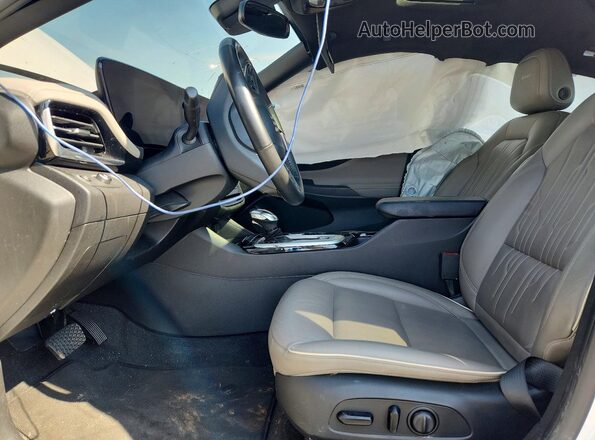 KL47LCE23RB169359 2024 BUICK OTHER White Vista interior delantera