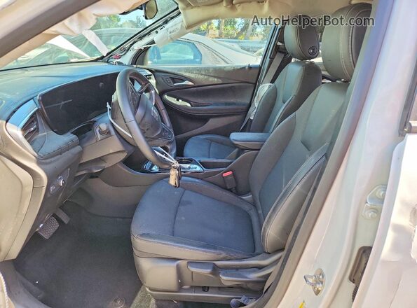KL4AMBSL9SB203188 2025 BUICK ENCORE White Вид салону спереду