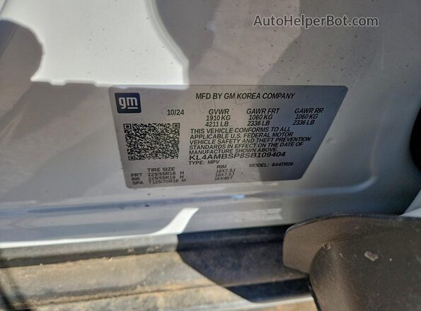 KL4AMBSP8SB109404 2025 BUICK ENCORE White VIN կոդի պիտակի տեսք